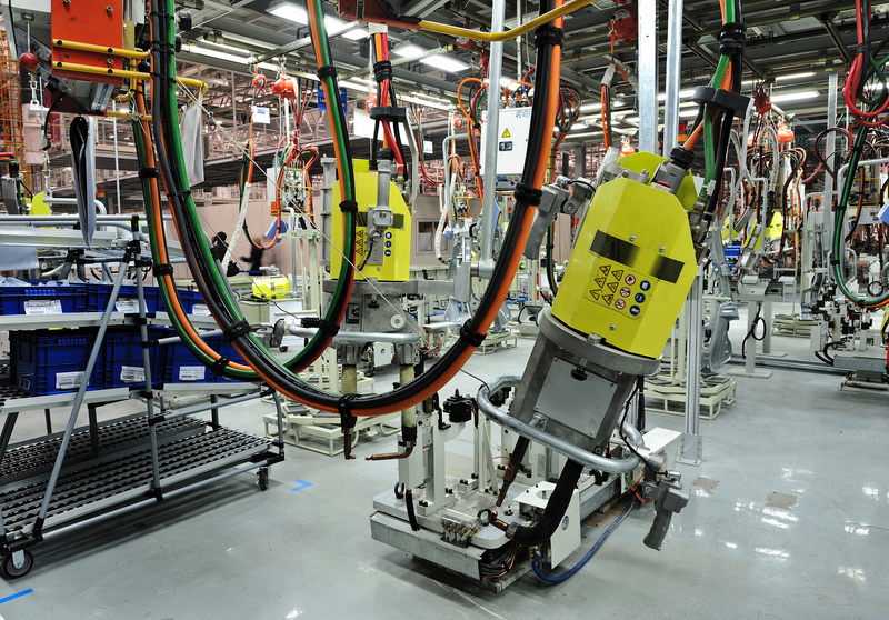Welding workshop-DirCom-Thinkstocks_credits