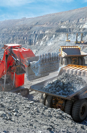 Loading of iron ore-DirCom-Thinkstocks_credits